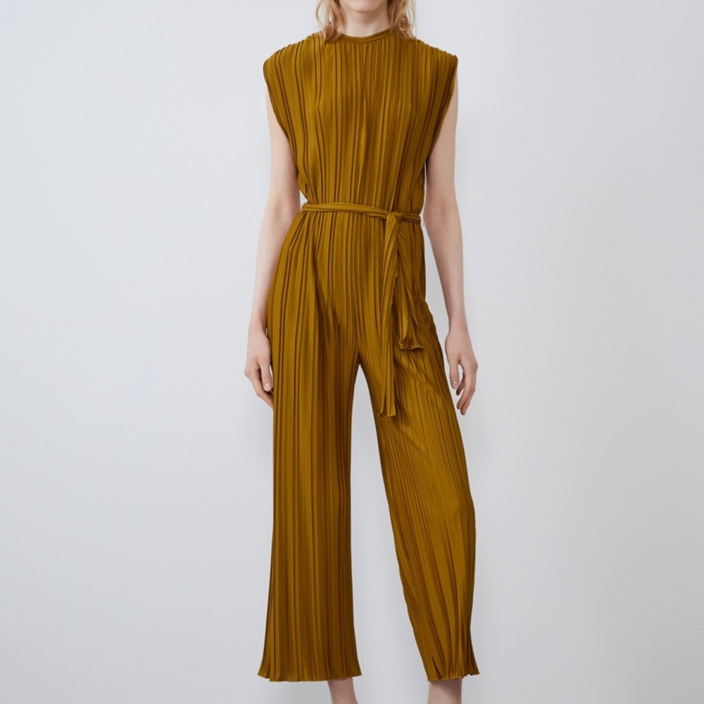 NWOT ZARA pleated jumpsuit